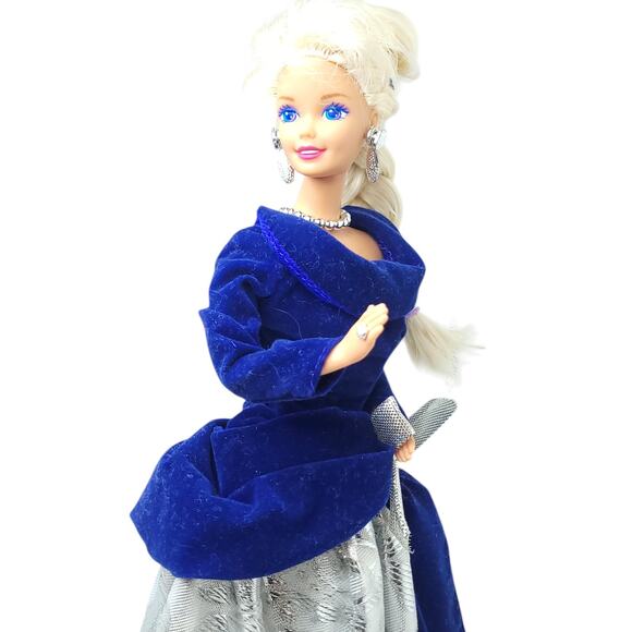 1995 Vintage Avon Winter Velvet Barbie - Picture 3 of 5